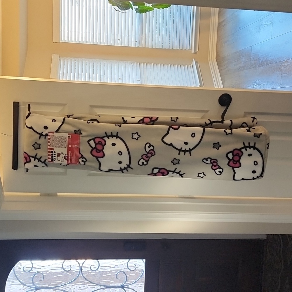 Hello Kitty  Plush Blanket